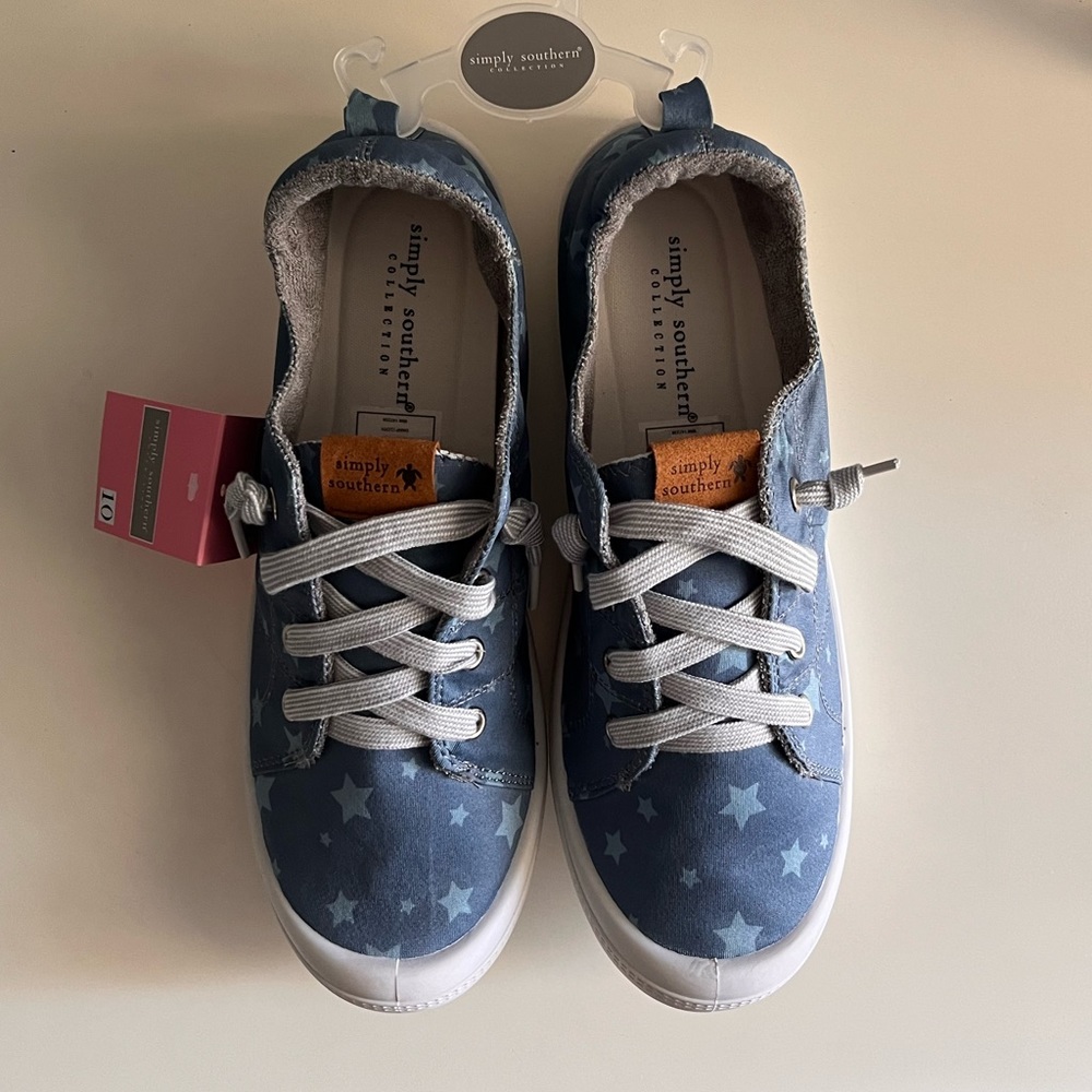 Simply Southern Easyslip Star Sneakers NWT - Picture 2 of 4